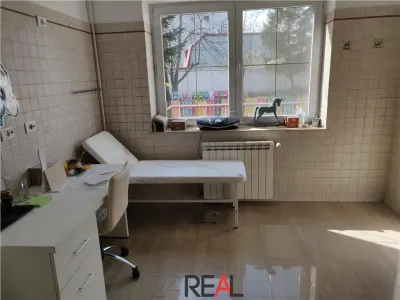 Vila de vanzare pretabila pentru rezidenta/birouri/gradinita - foto 9