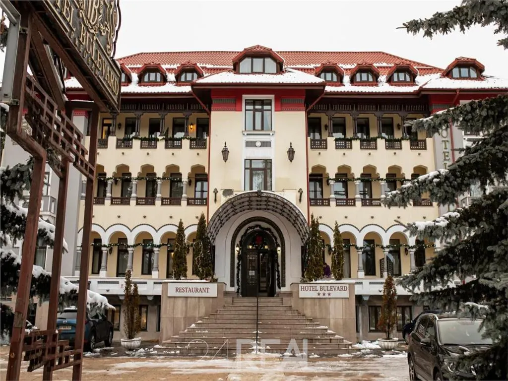 Hotel de vanzare in Predeal potrivit pentru investitie - foto 16