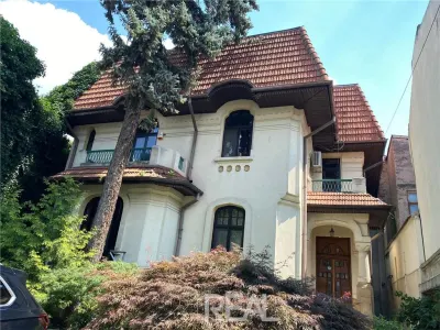 Vila brancoveneasca pretabila: birouri, clinica, ceainarie - Bucuresti