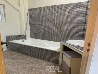 Inchiriere apartament 3 camere zona centrala - foto 17