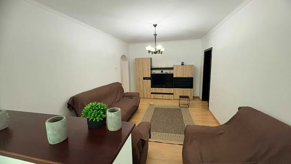 Apartament 4 camere | semidecomandat - 2 bai | Tătărași Flora |  580 â‚¬ - foto 1