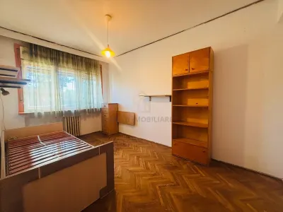 Apartament 3 camere de vanzare cu garaj - foto 6