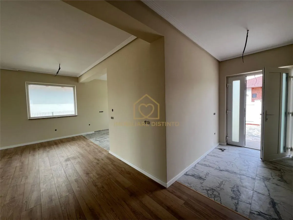 Casa finisata cu 3 dormitoare - foto 3