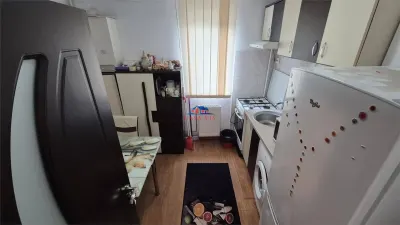 VANDUT !!! Apartament 2 camere in Onesti etajul 2 langa primarie la cheie - foto 12