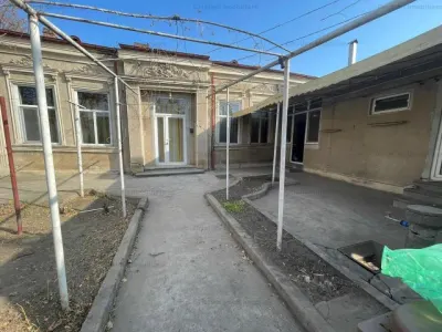 Casa caramida 85mp Centru , 178mp teren cu 14m la strada, gaze canalizare apa - Braila