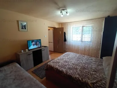CASA NOUA 2 corpuri  Teren 300 mp, zona Chercea - foto 6