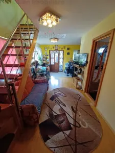 Casa Pretabila 2 familii, suprafata teren 290 mp, toate utilitatile, zona Centrala - foto 11