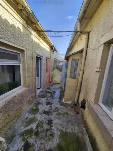 Casa 3 camere, caramida, toate utilitatile, teren 226 mp zona Centru Istoric - Braila