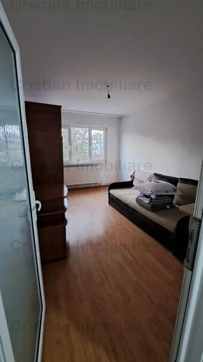 Garsoniera Mobilata si Utilata Viziru - Pistruiatu, etaj 3 - foto 1