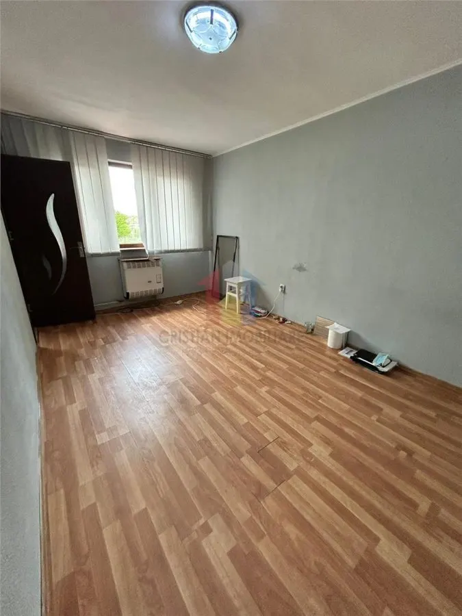 Etaj 1 Garsoniera, 26mp zona Gara Autogara - foto 1
