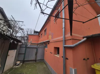 zona str.Plevnei-Poem Cafe, Apart 4 cam in vila 102 mp utili - Braila