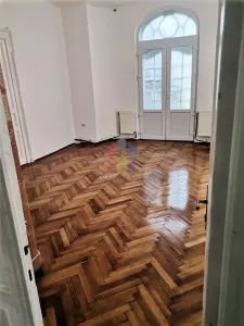 Casa Demisol si parter, 4 camere, ULTRACENTRAL - Braila
