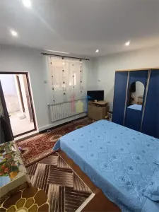 Casa Chercea, doua corpuri cladire, 3 camere, suprafata 256 mp - Braila