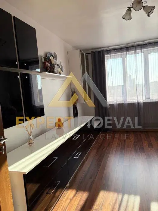 Apartament de vanzare, B-dul Regele Mihai, 3 camere, - foto 1
