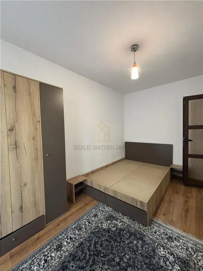 Apartament 3 camere de inchiriat central - foto 1