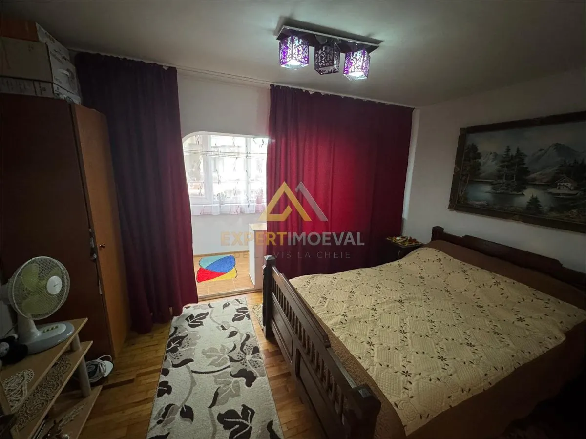 Apartament 3 camere decomandat - foto 4