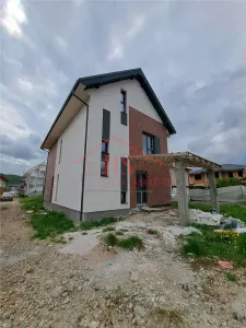 Casa noua de vanzare, zona buna. Strada Prof. Ioan Rus, Floresti - Floresti
