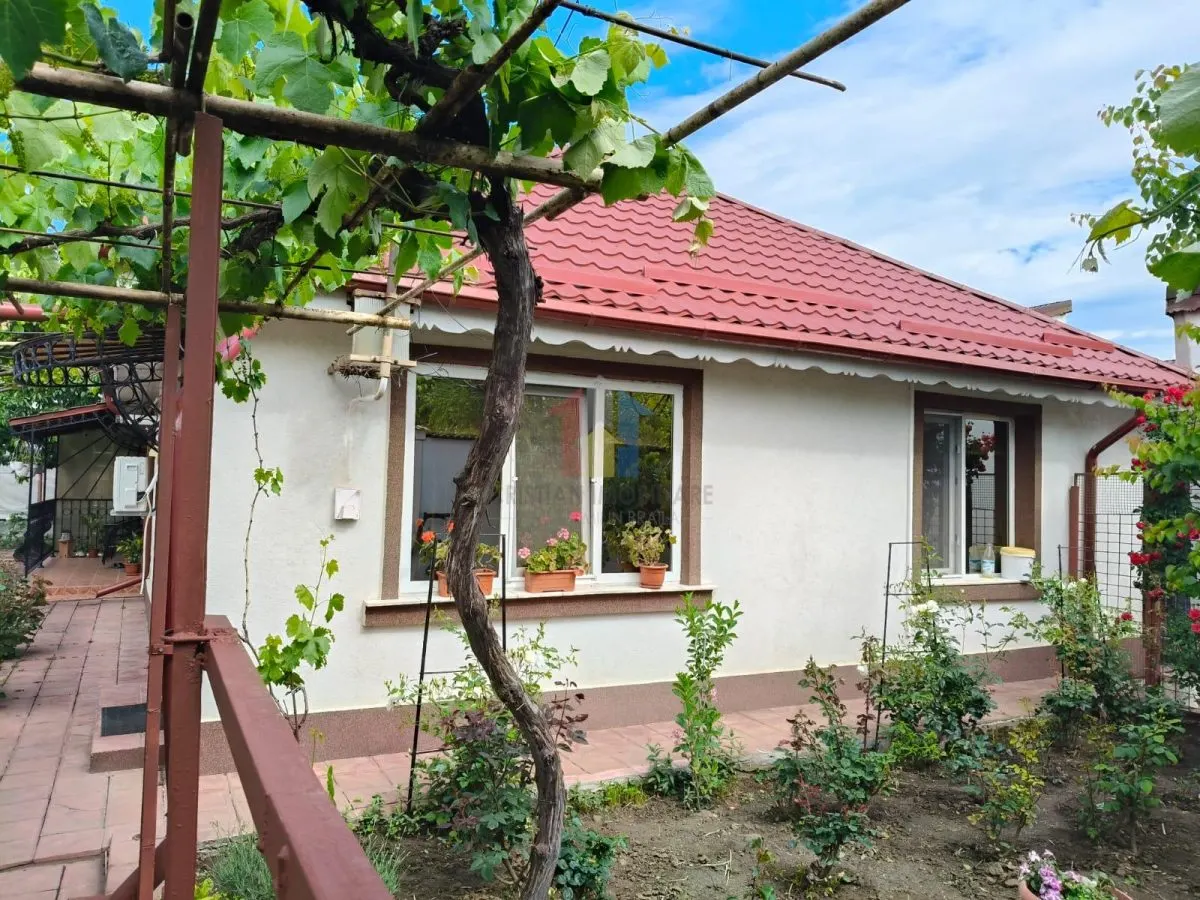 Casa 3 camere, toate utilitatile, teren 512 mp Radu Negru - Buzaului - foto 2
