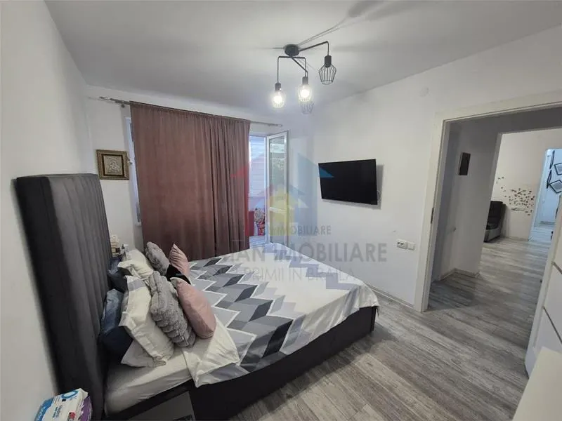 Video! MOBILAT SI UTILAT DE ACTUALITATE 3 camere zona Hipodrom, etaj 3 - foto 5