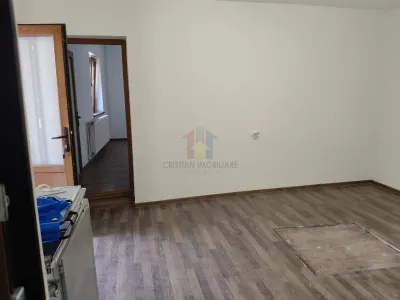 zona Gradinii Publice Casa pretabila pentru 2 familii 150mp utili cu 300mp teren - foto 9