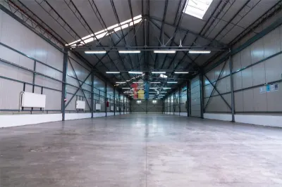 Hala industriala/depozitare+ Birouri,425 mp, acces tir - Dorobantilor - Braila
