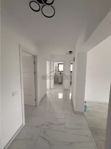 Apartament de vanzare - La Stejari - mobilat partial - Suceava
