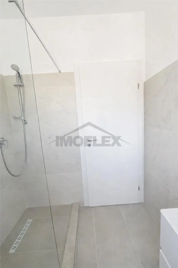 Casa modera cu 3 dormitoare - foto 3