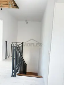 Casa modera cu 3 dormitoare - foto 8