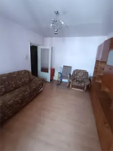 Pret Bun!  Apartament 3 camere Decomandat, 70mp zona Obor - Braila