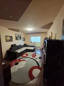 Apartament spatios 4 camere ,et 3 ,intretinut, Tractorul, 157000 Euro - Brasov