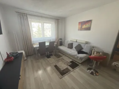 Apartament  2 camere Florilor renovat,76000 Euro - Brasov