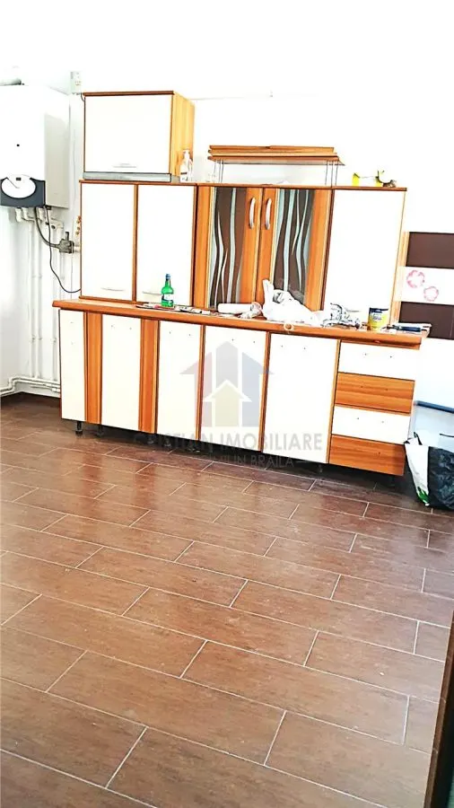 Ocazie !! Casa Excelenta ,caramida 2 cam  baie si bucatarie Politia Rutiera - foto 12