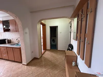 Apartament cu 2 camere de vanzare, zona Sud - Focsani