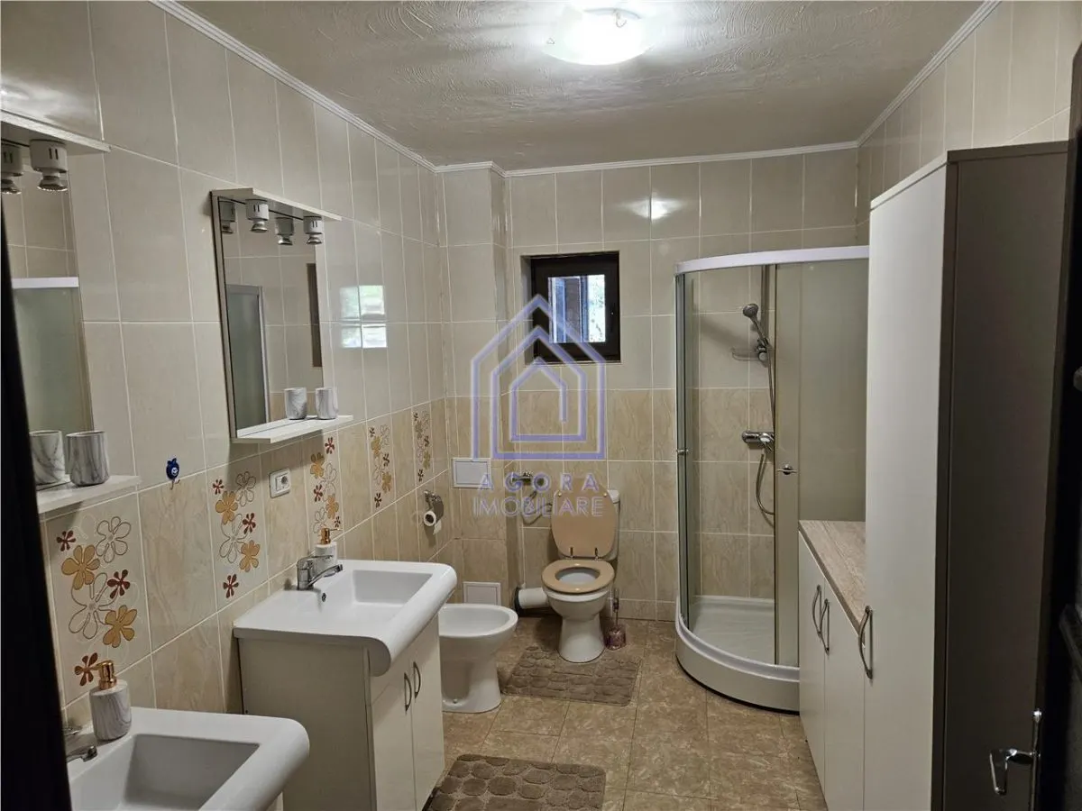 Suceava, casa deosebita in zona linistita. - foto 7