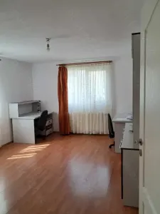 Vand casa cu teren in zona centrala Suceava - foto 3