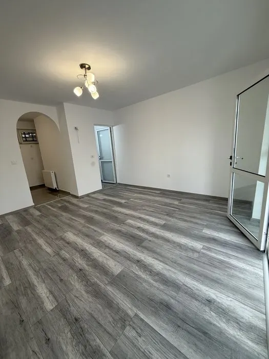 Garsoniera 30 mp  - Suceava, central - curte privată și loc de parcare inclus - foto 1