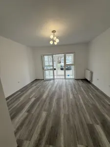 Garsoniera 30 mp  - Suceava, central - curte privată și loc de parcare inclus - foto 2