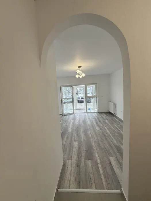 Garsoniera 30 mp  - Suceava, central - curte privată și loc de parcare inclus - foto 3