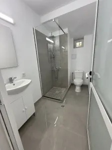 Garsoniera 30 mp  - Suceava, central - curte privată și loc de parcare inclus - foto 6