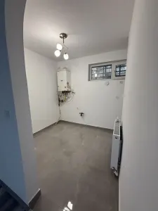 Garsoniera 30 mp  - Suceava, central - curte privată și loc de parcare inclus - foto 7