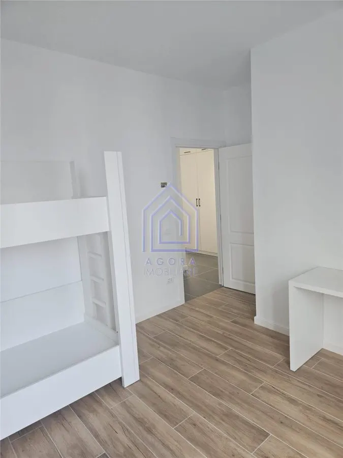 Apartament nou, mobilat ,utilat si boxa. Posibilitate parcare. - foto 8