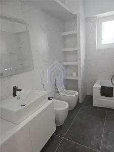 Apartament nou, mobilat ,utilat si boxa. Posibilitate parcare. - foto 9