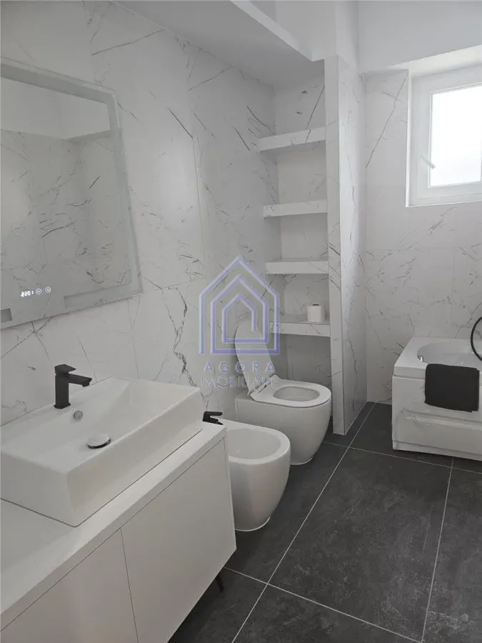 Apartament nou, mobilat ,utilat si boxa. Posibilitate parcare. - foto 9