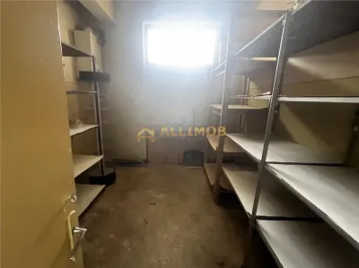 Spatiu comercial de 120 mp in Plopeni, zona cu vad . - foto 13