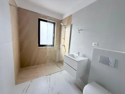Vanzare -  Casa  - Vila - Prelungirea Ghencea - Dantelei -  195000E tva inclus -  Comision 0! - foto 3