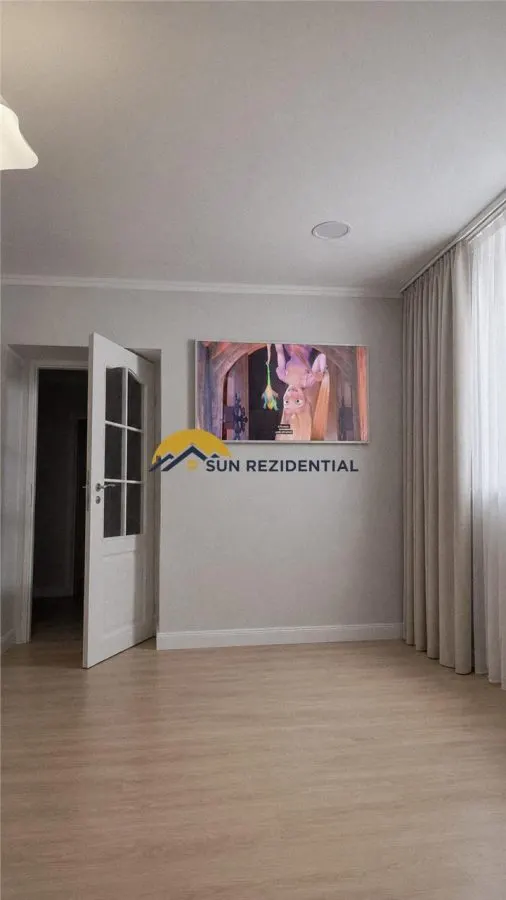 Victoriei-Popa Tatu, Apartament cochet, in vila, 6 camere, la cheie - foto 1