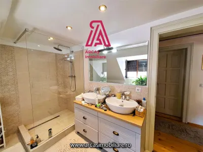 Casa individuala de vanzare cu 5 camere  zona Sub Arini! - foto 12