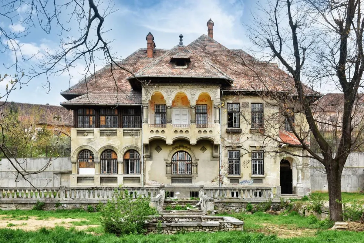 Vila interbelica de vanzare! - foto 3