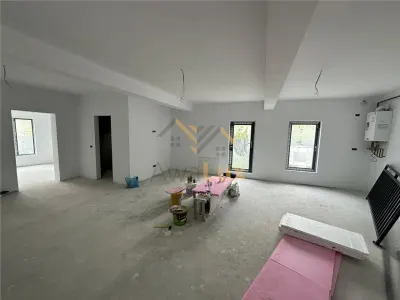 Apartament de vanzare, 3 camere cu gradina proprie, str. Alba Iulia - Baia Mare