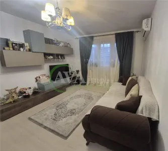 Apartament 3 camere semidecomandat, zona Orizont - Bacau
